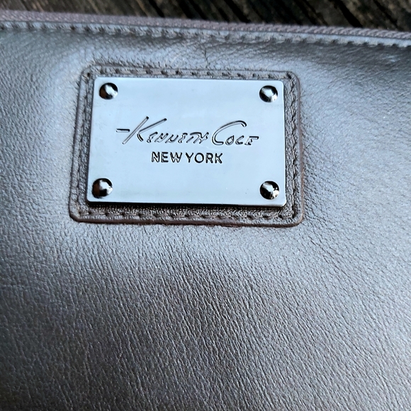 Kenneth Cole New York Leather Wristlet Wallet - Picture 3 of 10
